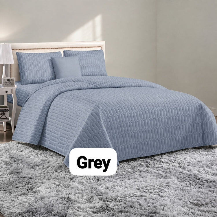 2-in-1 Comforter & Fluffy Carpet Combo